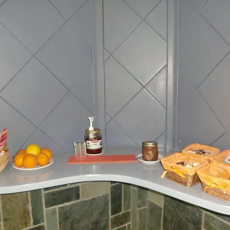Neos Hotel 2*